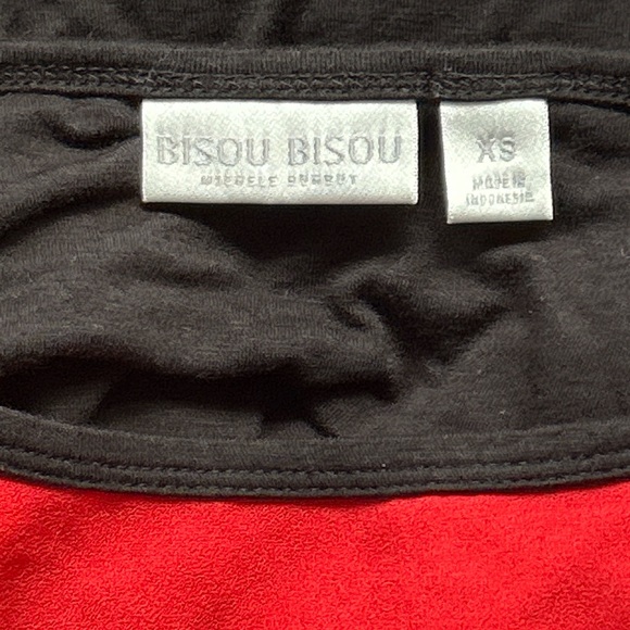 🔥 BISOU BISOU! TRENDING! RED & BLACK Y2K TOP! COOL OPEN DRAPED BACK! 🔥 - Picture 4 of 15